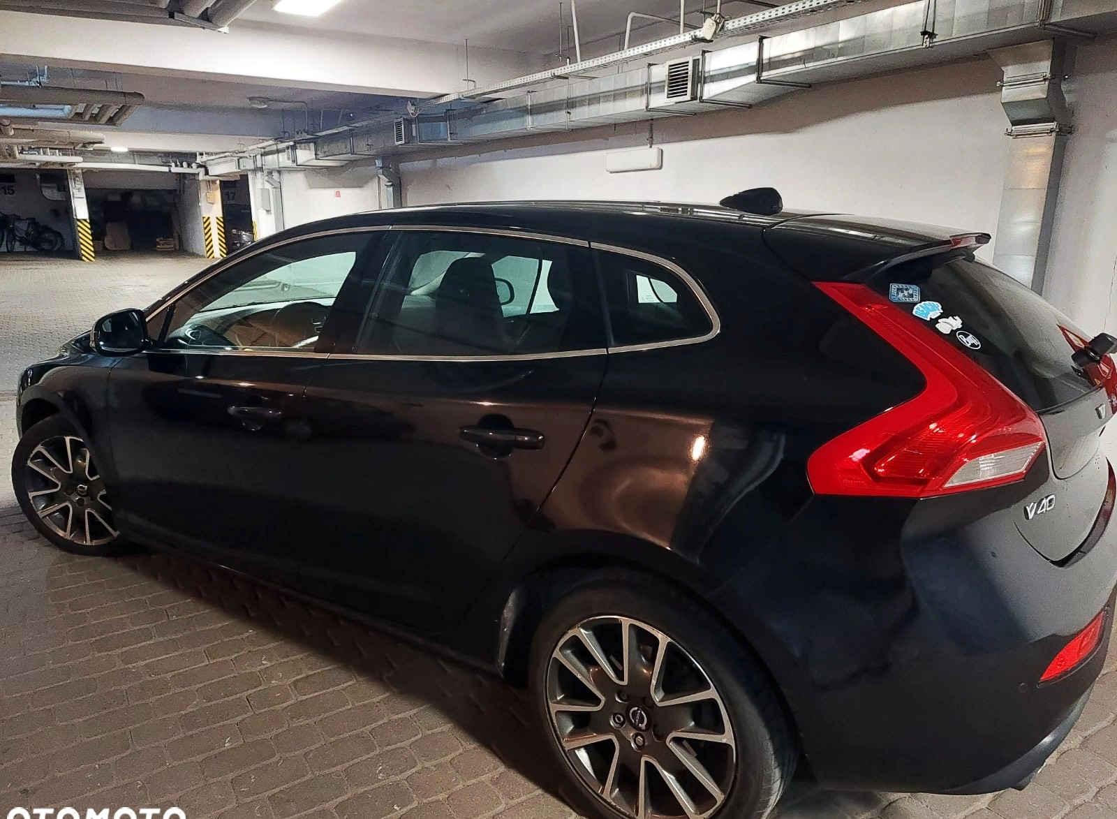 Volvo V40 cena 28500 przebieg: 308000, rok produkcji 2014 z Toruń małe 121